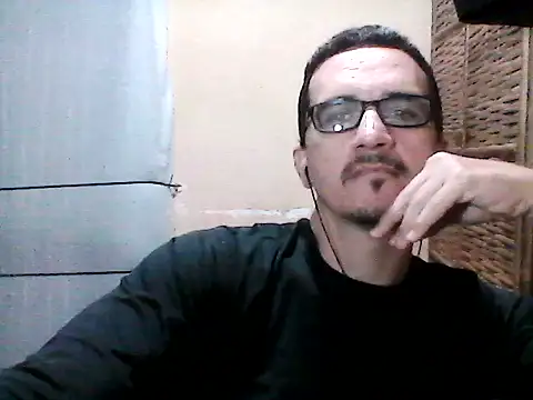 DouglasBr22 online show from May 2026 03:32:01 AM