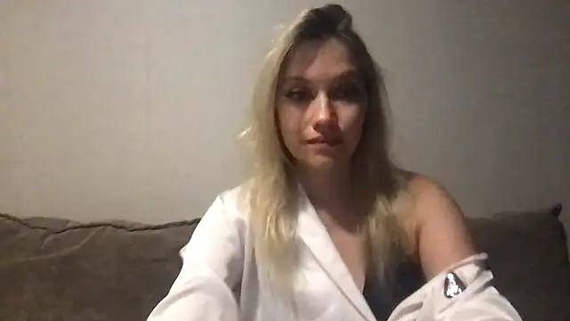 Precious Eva online show from May 2026 01:03:02 PM