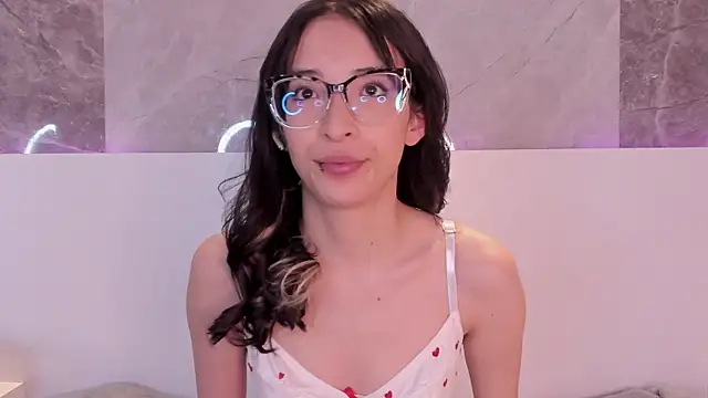 EmiliaBell  online show from June 2026 01:01:01 PM