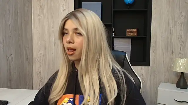 Vampy Monroe online show from May 2026 03:15:02 PM