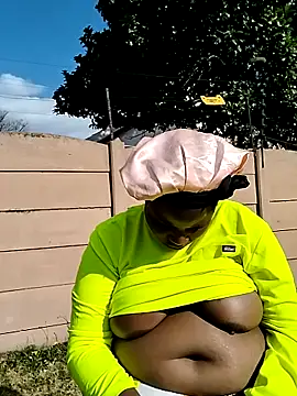 Snapshot of JuicyHoney_01 chatting on June 2026 12:22:01 PM JuicyHoney 01 online show from June 2026 12:22:01 PM