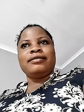 Snapshot of JuicyHoney_01 chatting on June 2026 05:12:01 AM JuicyHoney 01 online show from June 2026 05:12:01 AM