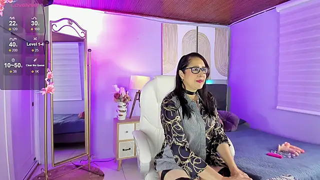 Snapshot of Bella_milff_ chatting on May 2026 08:04:02 PM Bella milff online show from May 2026 08:04:02 PM