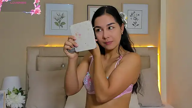 EmilyWinter  online show from May 2026 12:02:01 PM