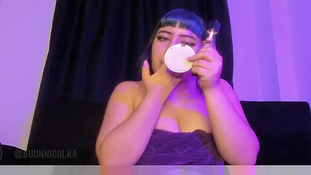 LarissaHell online show from June 2026 08:36:01 PM