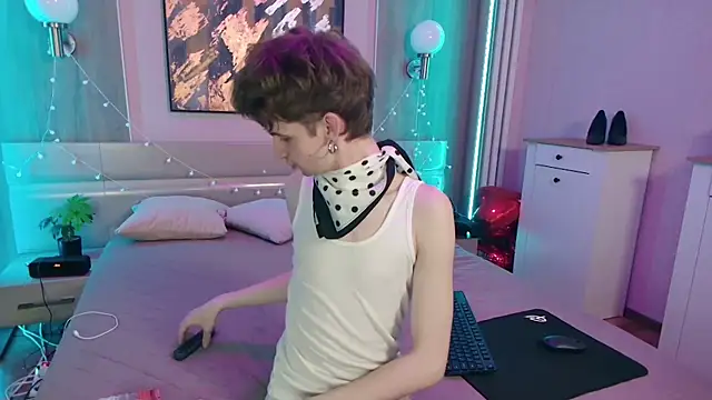 Bimbo boy  online show from May 2026 02:14:02 PM