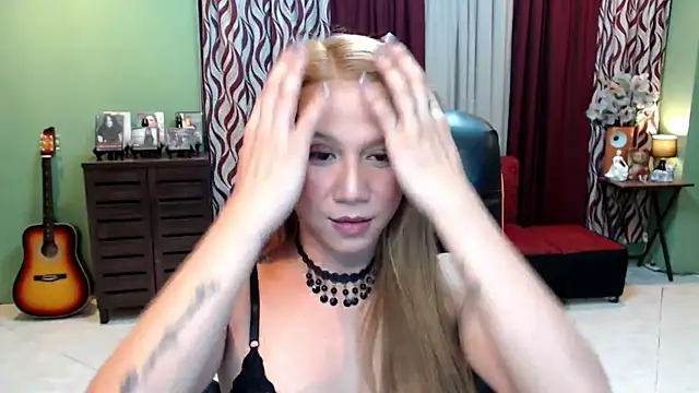 dreamgirlHILARY online show from July 2026 01:35:02 PM