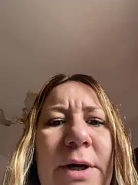 Snapshot of AllisonLove2 chatting on July 2026 02:03:02 PM AllisonLove2 online show from July 2026 02:03:02 PM