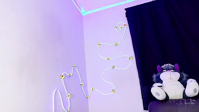 everlin 01 online show from June 2026 07:48:01 PM