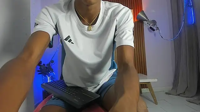 Afrowayuu online show from May 2026 05:55:02 PM