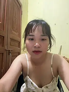 Lili 019 online show from May 2026 02:35:01 PM
