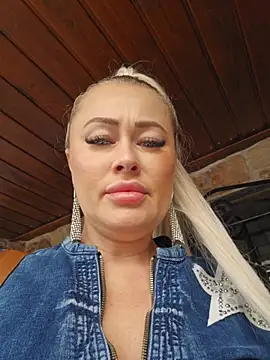 Snapshot of MILFBARBY chatting on April 2026 07:04:01 AM MILFBARBY online show from April 2026 07:04:01 AM