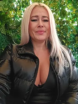 MILFBARBY online show from November 2025 08:18:02 AM