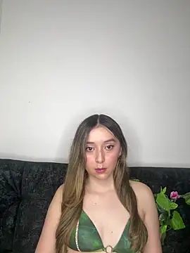 Sarisloves online show from June 2026 10:15:01 PM