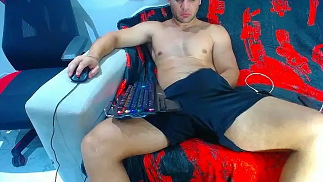 Snapshot of hugo_19cm chatting on June 2026 02:24:02 AM hugo 19cm online show from June 2026 02:24:02 AM