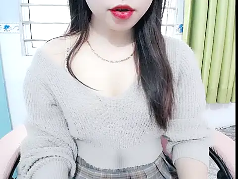 Snapshot of Emilysexy_cut chatting on July 2026 04:04:01 AM Emilysexy cut online show from July 2026 04:04:01 AM