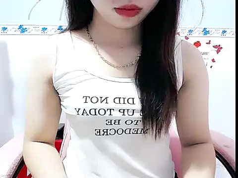 Snapshot of Emilysexy_cut chatting on June 2026 05:12:01 AM Emilysexy cut online show from June 2026 05:12:01 AM