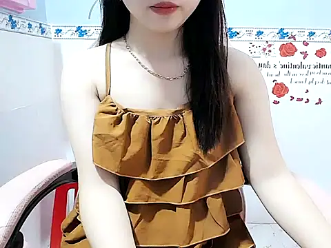 Snapshot of Emilysexy_cut chatting on May 2026 05:36:02 AM Emilysexy cut online show from May 2026 05:36:02 AM