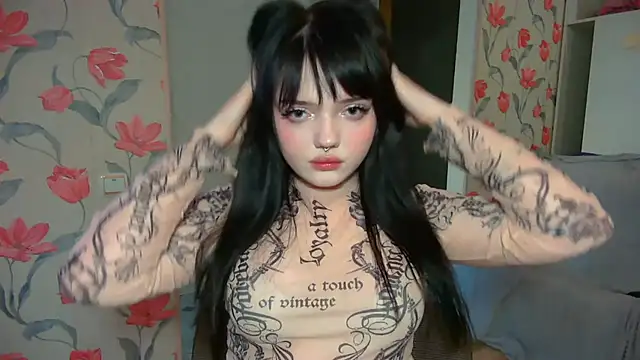 DarkxFoxy online show from June 2026 05:36:01 PM
