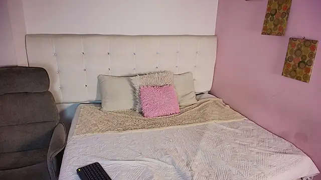 emilly duque online show from June 2026 03:55:01 AM
