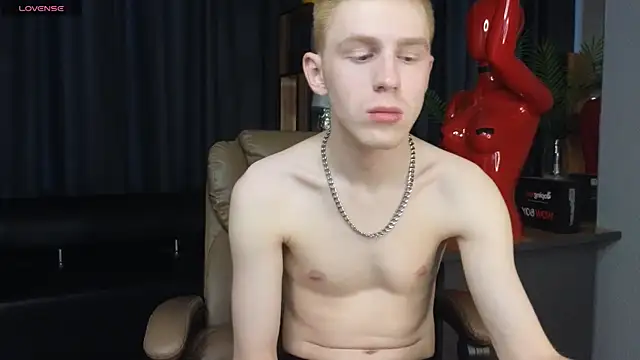 Tommy CrashXXX online show from May 2026 02:08:02 AM