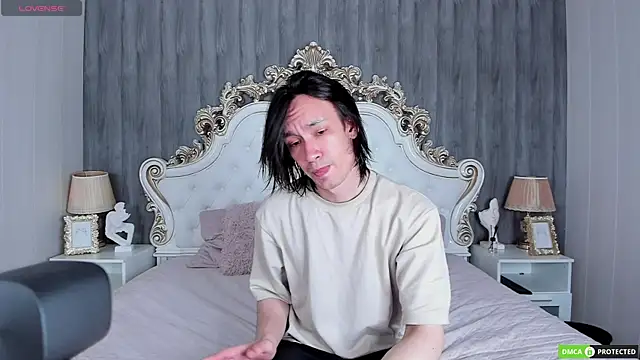 CalvinChapman online show from June 2026 03:06:02 AM