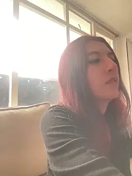 Snapshot of EveRave_Pink chatting on May 2026 08:20:01 PM EveRave Pink online show from May 2026 08:20:01 PM