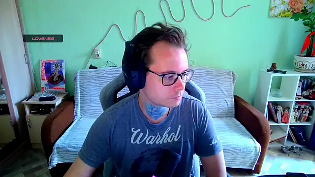 Snapshot of MeLanXolik chatting on June 2026 10:57:02 AM MeLanXolik online show from June 2026 10:57:02 AM