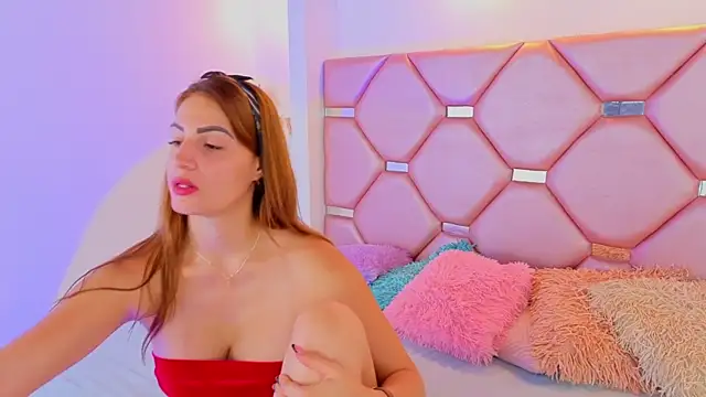 Juliia cruz  online show from May 2026 11:30:02 AM
