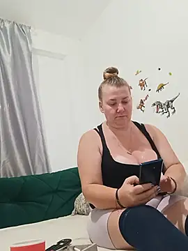 Snapshot of JuliaBestX chatting on July 2026 12:22:02 AM JuliaBestX online show from July 2026 12:22:02 AM