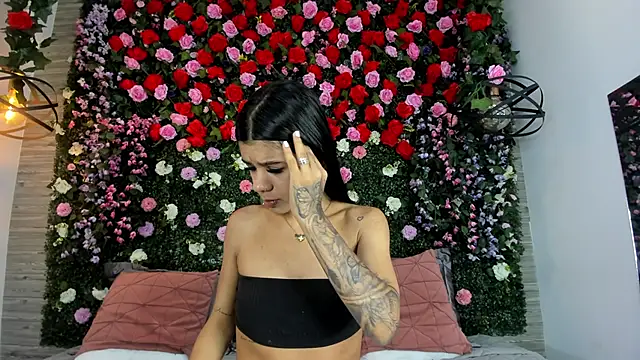 Snapshot of ViolettGracee chatting on June 2026 12:48:02 PM ViolettGracee online show from June 2026 12:48:02 PM
