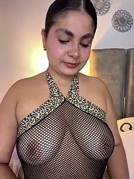 Yassy 11 online show from June 2026 06:49:01 PM