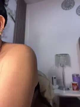 Yassy 11 online show from June 2026 07:35:01 PM