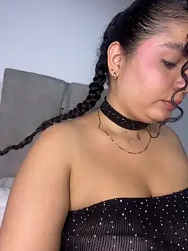 Yassy 11 online show from May 2026 07:11:01 PM