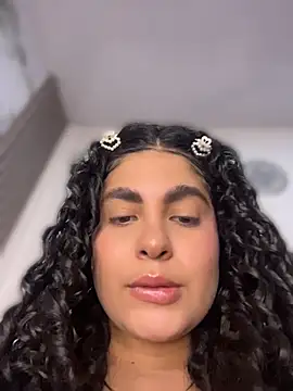 Yassy 11 online show from June 2026 07:47:01 PM