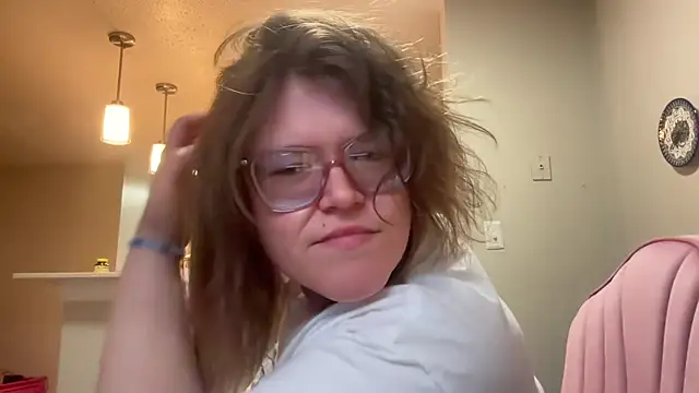 Snapshot of cozyqt94 chatting on May 2026 11:41:01 PM cozyqt94 online show from May 2026 11:41:01 PM