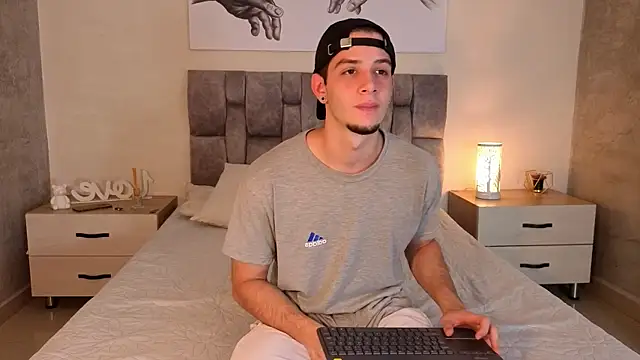 isaacblaze  online show from May 2026 03:59:01 AM