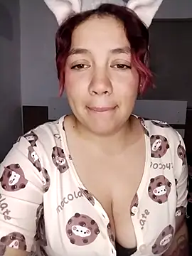 Emely lovee  online show from June 2026 02:39:02 AM
