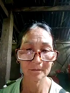 Snapshot of Magy-006 chatting on May 2026 04:05:02 AM Magy-006 online show from May 2026 04:05:02 AM