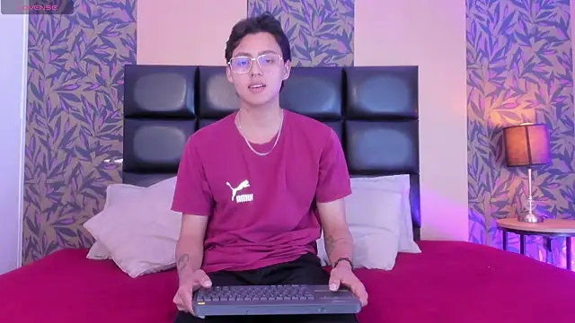 Snapshot of tian_sex chatting on May 2026 03:48:01 AM tian sex online show from May 2026 03:48:01 AM