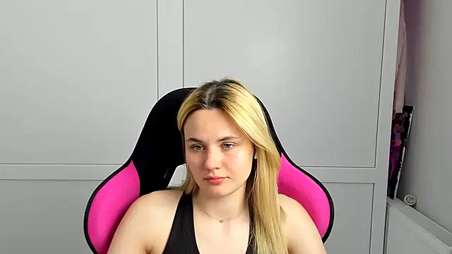 Emma starrs  online show from May 2026 07:12:01 PM