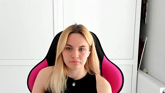 Emma starrs  online show from May 2026 10:10:01 AM