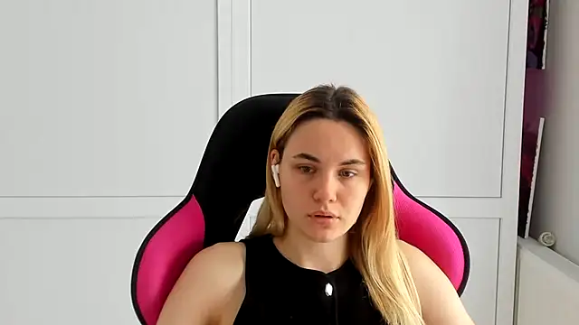 Emma starrs  online show from June 2026 12:35:02 PM