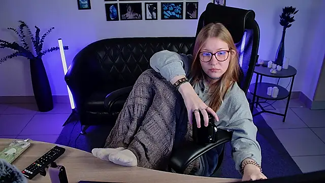 lanafitch online show from June 2026 12:22:01 PM