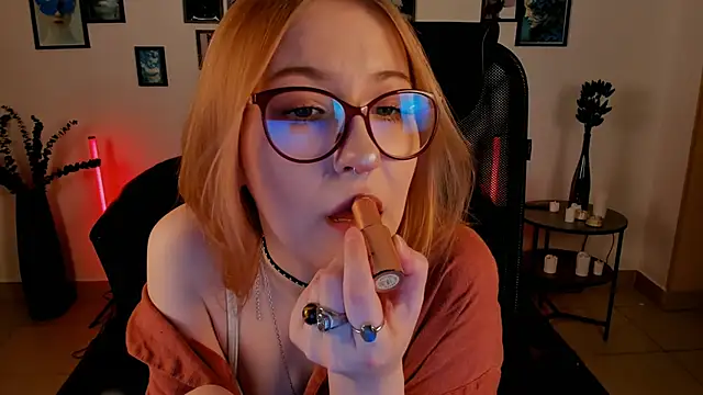 lanafitch online show from May 2026 10:37:02 AM