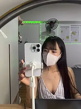 Lov3lily online show from June 2026 02:00:01 PM