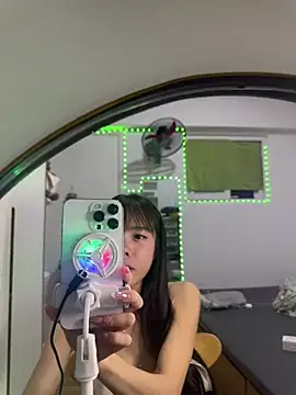 Lov3lily online show from June 2026 04:41:02 PM