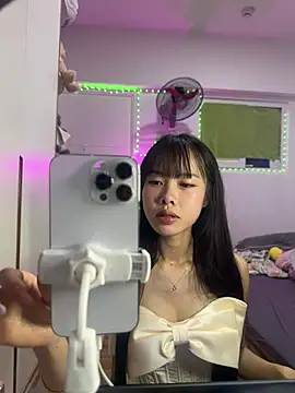 Lov3lily online show from June 2026 10:16:02 AM
