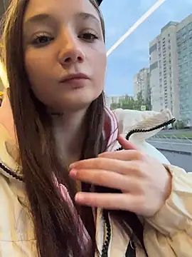 hiding-mila online show from May 2026 02:11:01 AM