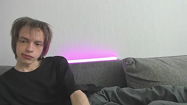 Nolan Sagee online show from May 2026 06:42:02 AM